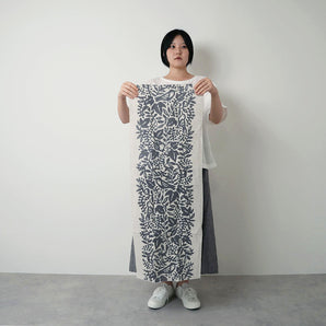 綿麻てぬぐい とり唐草 墨｜かまわぬ｜手ぬぐい