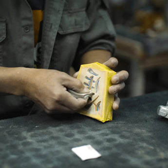 左馬の置物 Neo 11cm | ピンク グリーン パープル | 佐藤工芸 佐藤工芸