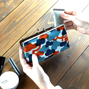 Gamakuchi (type horizontal / petit) | Matsukawa | Teinture à la main tissu brut Parapluie toile 100% soie tissu japonais Porte-monnaie portefeuille fabriqué au Japon | Artisanat de Kyoto 【 Fuwa Market Original 】 