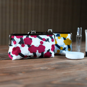 Beutel (horizontal/klein) | Pflaumenmuster | Handgefärbter Canvas-Stoff, 100 % Baumwolle, japanischer Portemonnaie-Beutel, Portemonnaie-Beutel, hergestellt in Japan | Kyoto-Handwerksfinish [Fuwa Market Original]