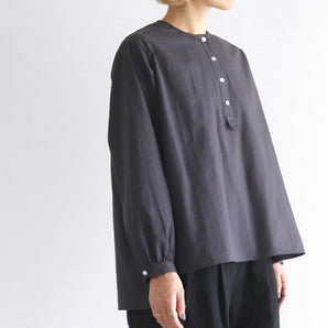 【トップス】オーガニックコットン ライトオックス ヘンリーネック ナチュラルプルオーバー HUIS.