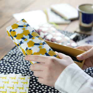 Pensez | Prune ume | Papier washi teint à la main, stylo, fabriqué au Japon | Modèle de bonheur, petite pochette 【 Fuwa Market Original 】 