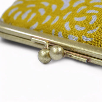 Yotsume染布筒 Gamakuchi SASHIKO 無量花 山吹