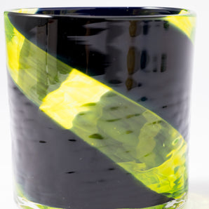 Okinawa Ryukyu glass glass, yellow green (electric chrysanthemum), yellow glass art, blue wind.