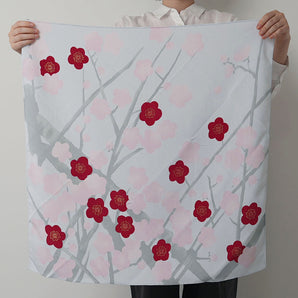 Musubi｜70cm Koetsu crape yuzen Plum, white rat color